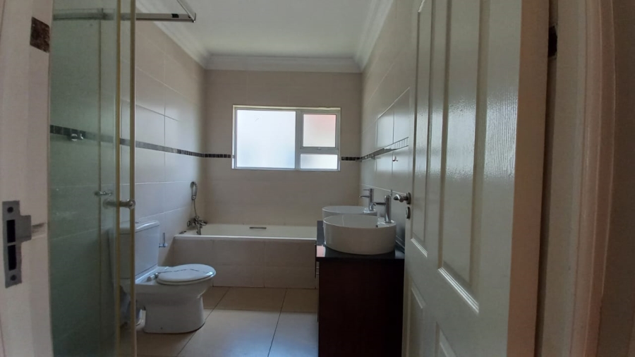 To Let 4 Bedroom Property for Rent in Lilyvale Estate Free State